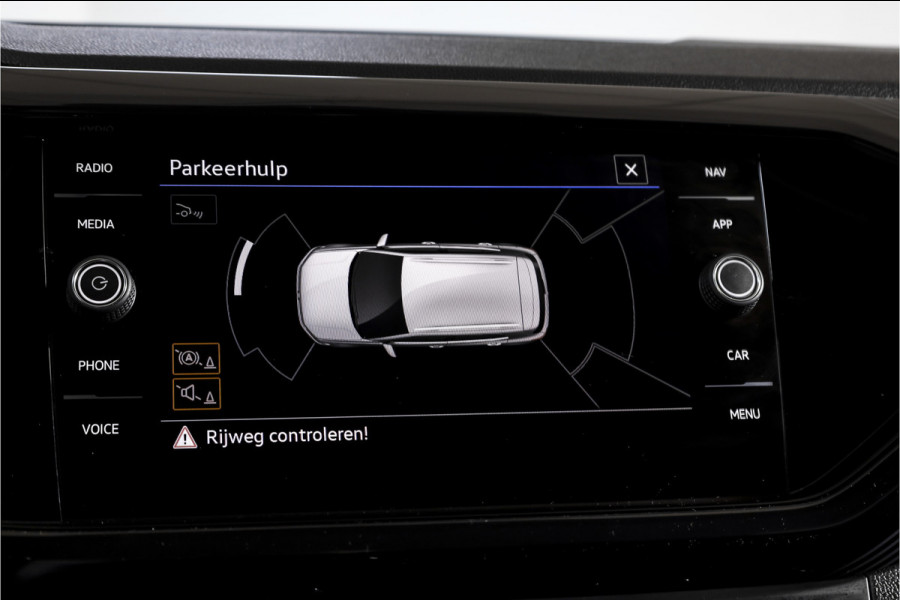 Volkswagen T-Cross 1.0 TSI Style 110 PK - Automaat | Dig.Cockpit | Adapt.Cruise |  Stoelverw. | PDC | Camera | App.Connect | ECC | Afn.Trekhaak | LM 18" |