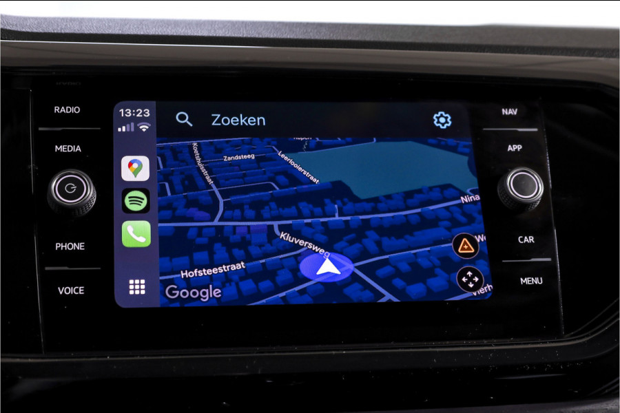 Volkswagen T-Cross 1.0 TSI Style 110 PK - Automaat | Dig.Cockpit | Adapt.Cruise |  Stoelverw. | PDC | Camera | App.Connect | ECC | Afn.Trekhaak | LM 18" |