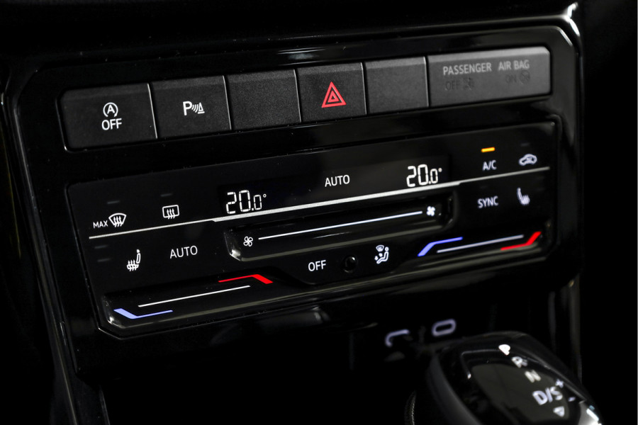 Volkswagen T-Cross 1.0 TSI Style 110 PK - Automaat | Dig.Cockpit | Adapt.Cruise |  Stoelverw. | PDC | Camera | App.Connect | ECC | Afn.Trekhaak | LM 18" |
