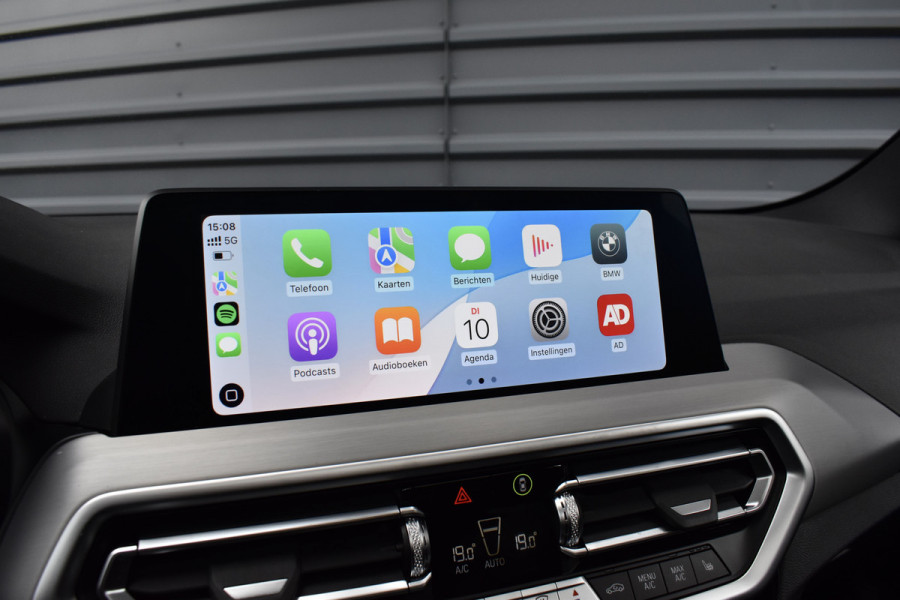 BMW X3 xDrive30e M Sport | Panoramadak | 21'' Velgen | Camera | CarPlay | Head-Up | Stoelverwarming | Sfeerverlichting |