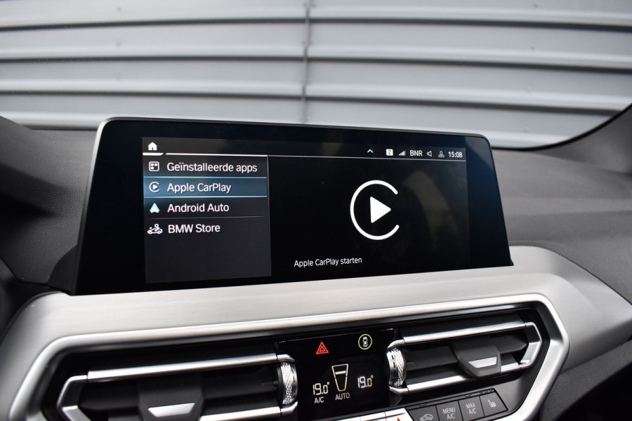 BMW X3 xDrive30e M Sport | Panoramadak | 21'' Velgen | Camera | CarPlay | Head-Up | Stoelverwarming | Sfeerverlichting |