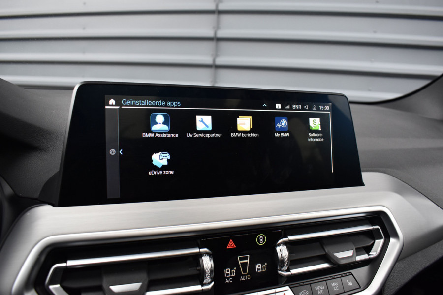 BMW X3 xDrive30e M Sport | Panoramadak | 21'' Velgen | Camera | CarPlay | Head-Up | Stoelverwarming | Sfeerverlichting |