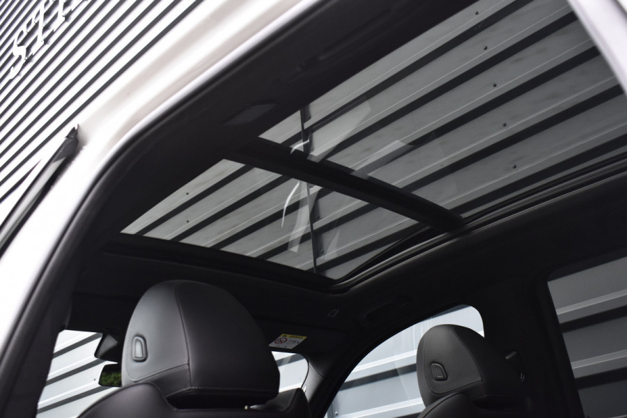 BMW X3 xDrive30e M Sport | Panoramadak | 21'' Velgen | Camera | CarPlay | Head-Up | Stoelverwarming | Sfeerverlichting |