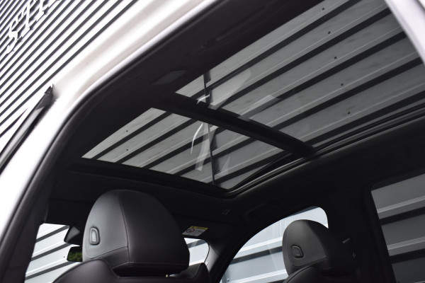 BMW X3 xDrive30e M Sport | Panoramadak | 21'' Velgen | Camera | CarPlay | Head-Up | Stoelverwarming | Sfeerverlichting |