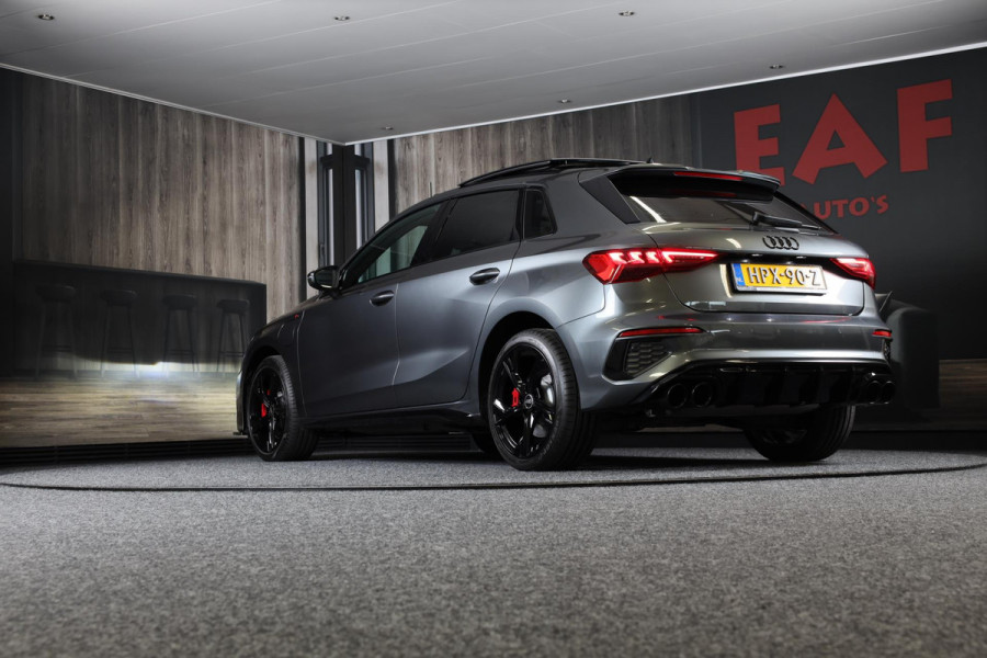 Audi A3 Sportback 45 TFSI e RS3 Look / 245 PK / RS Zetels / B & O / Head Up / Lane Assist / Open Pano / Matrix / Virtual Cockpit