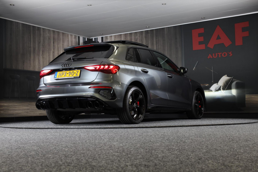 Audi A3 Sportback 45 TFSI e RS3 Look / 245 PK / RS Zetels / B & O / Head Up / Lane Assist / Open Pano / Matrix / Virtual Cockpit