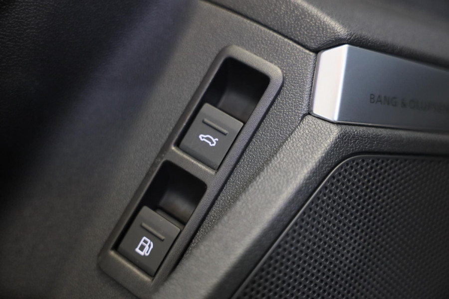 Audi A3 Sportback 45 TFSI e RS3 Look / 245 PK / RS Zetels / B & O / Head Up / Lane Assist / Open Pano / Matrix / Virtual Cockpit