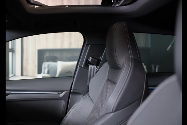 Audi A3 Sportback 45 TFSI e RS3 Look / 245 PK / RS Zetels / B & O / Head Up / Lane Assist / Open Pano / Matrix / Virtual Cockpit
