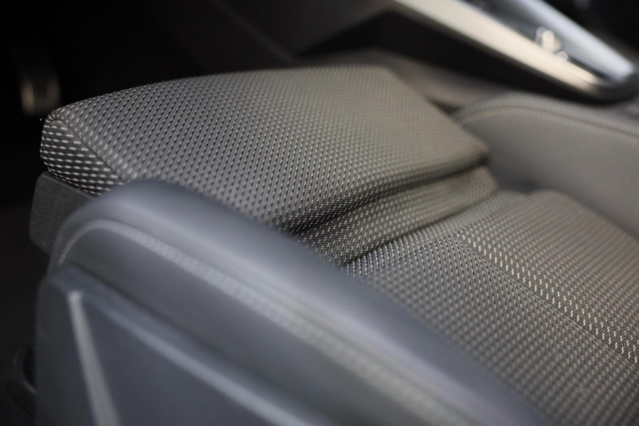 Audi A3 Sportback 45 TFSI e RS3 Look / 245 PK / RS Zetels / B & O / Head Up / Lane Assist / Open Pano / Matrix / Virtual Cockpit