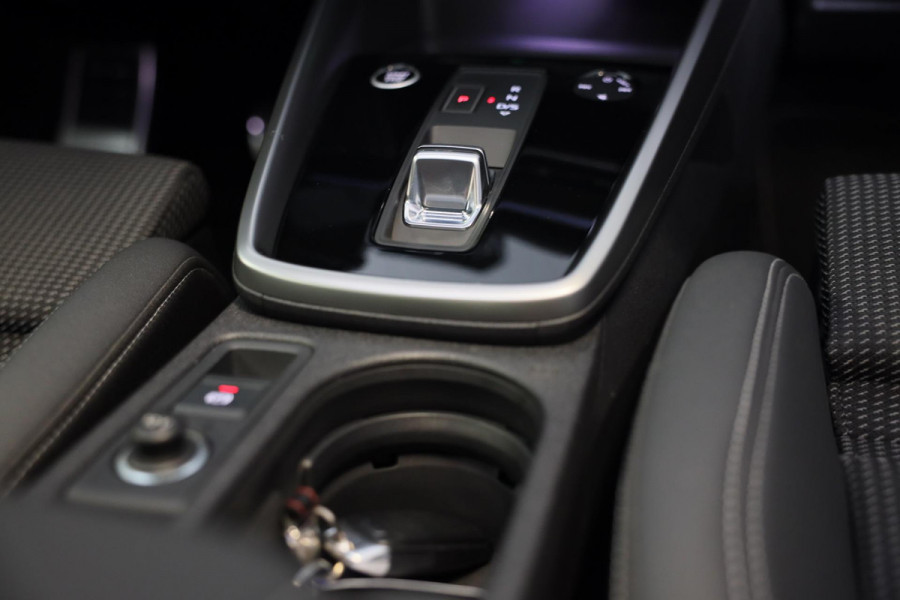 Audi A3 Sportback 45 TFSI e RS3 Look / 245 PK / RS Zetels / B & O / Head Up / Lane Assist / Open Pano / Matrix / Virtual Cockpit