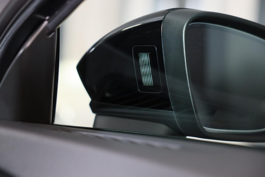 Audi A3 Sportback 45 TFSI e RS3 Look / 245 PK / RS Zetels / B & O / Head Up / Lane Assist / Open Pano / Matrix / Virtual Cockpit