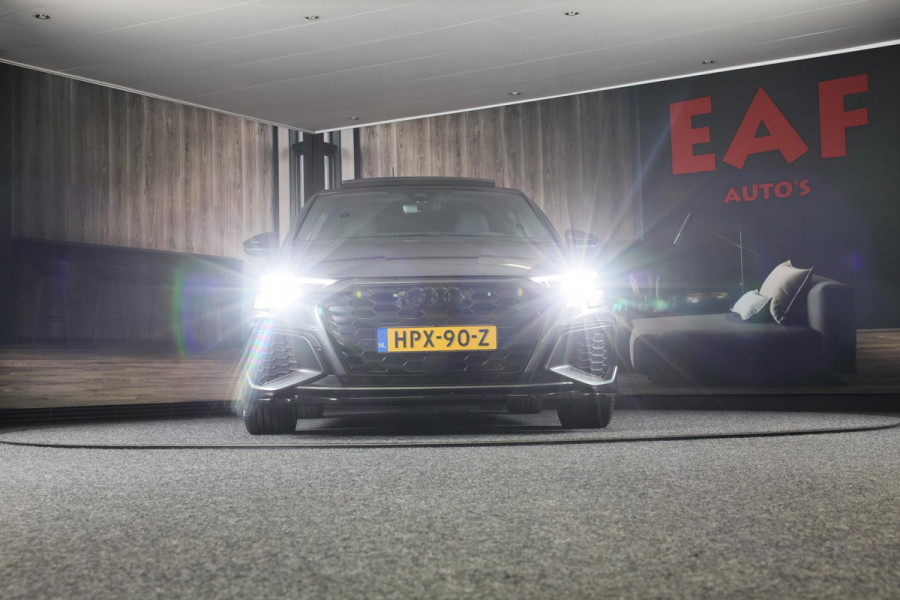 Audi A3 Sportback 45 TFSI e RS3 Look / 245 PK / RS Zetels / B & O / Head Up / Lane Assist / Open Pano / Matrix / Virtual Cockpit