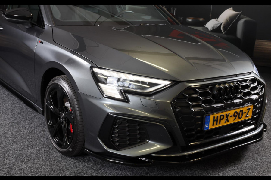 Audi A3 Sportback 45 TFSI e RS3 Look / 245 PK / RS Zetels / B & O / Head Up / Lane Assist / Open Pano / Matrix / Virtual Cockpit