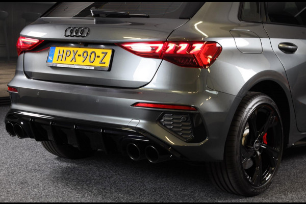 Audi A3 Sportback 45 TFSI e RS3 Look / 245 PK / RS Zetels / B & O / Head Up / Lane Assist / Open Pano / Matrix / Virtual Cockpit