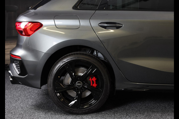 Audi A3 Sportback 45 TFSI e RS3 Look / 245 PK / RS Zetels / B & O / Head Up / Lane Assist / Open Pano / Matrix / Virtual Cockpit