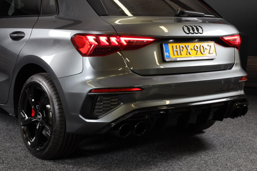 Audi A3 Sportback 45 TFSI e RS3 Look / 245 PK / RS Zetels / B & O / Head Up / Lane Assist / Open Pano / Matrix / Virtual Cockpit