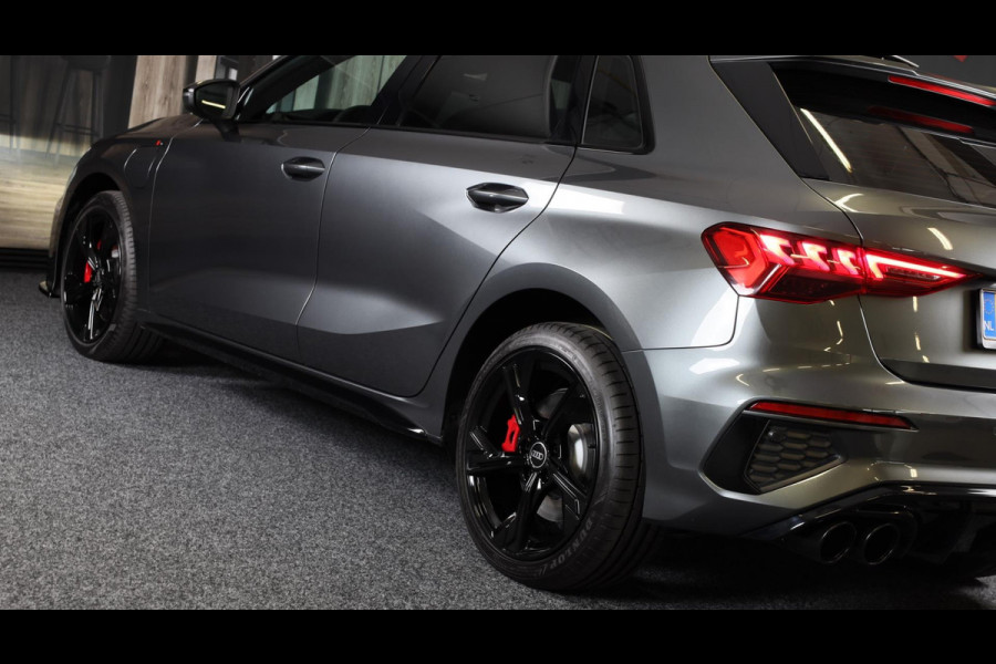 Audi A3 Sportback 45 TFSI e RS3 Look / 245 PK / RS Zetels / B & O / Head Up / Lane Assist / Open Pano / Matrix / Virtual Cockpit