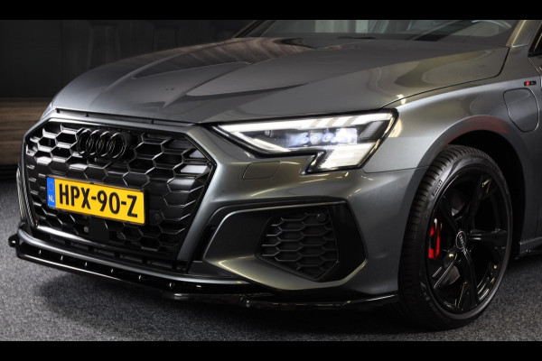 Audi A3 Sportback 45 TFSI e RS3 Look / 245 PK / RS Zetels / B & O / Head Up / Lane Assist / Open Pano / Matrix / Virtual Cockpit
