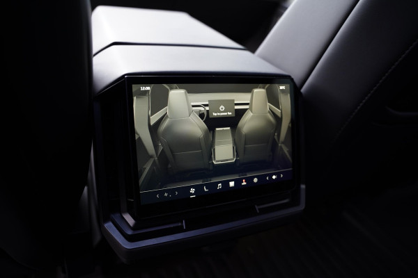 Tesla Cybertruck AWD 100 kWh Foundation Series