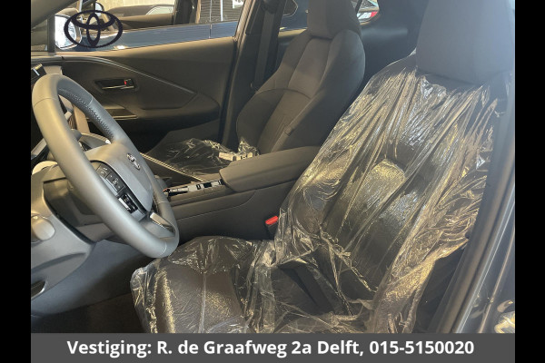 Toyota C-HR 1.8 Hybrid 140 Dynamic | Stuur & Stoelverwarming | Parkeersensoren Voor & Achter | Apple Carplay & Android Auto |