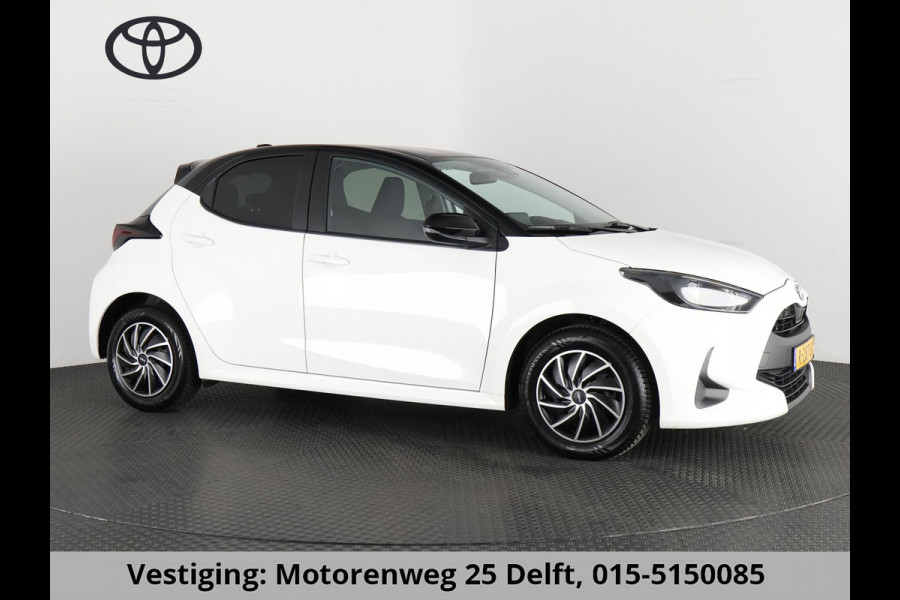 Toyota Yaris 1.5 HYB 1e EIG GARANTIE TOT 11-2032* BLACK & WHITE BIJNA 2023. CLOUD NAVI.CLIMA.CRUISE