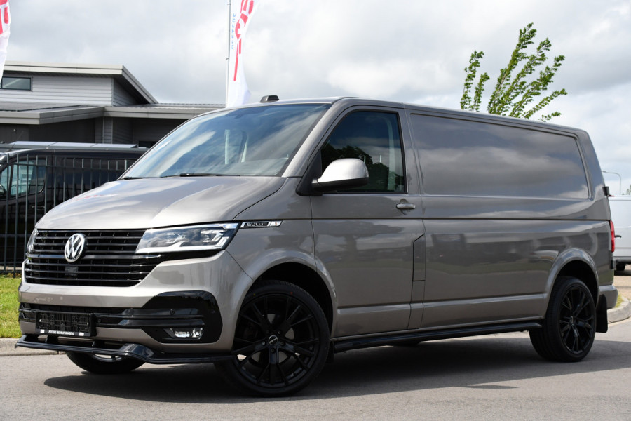 Volkswagen Transporter 2.0 TDI L2H1 Bulli Adaptieve Cruise, Virtual, Carplay, LED, Trekhaak, Leder, Stoelverwarming, 150PK Uniek!