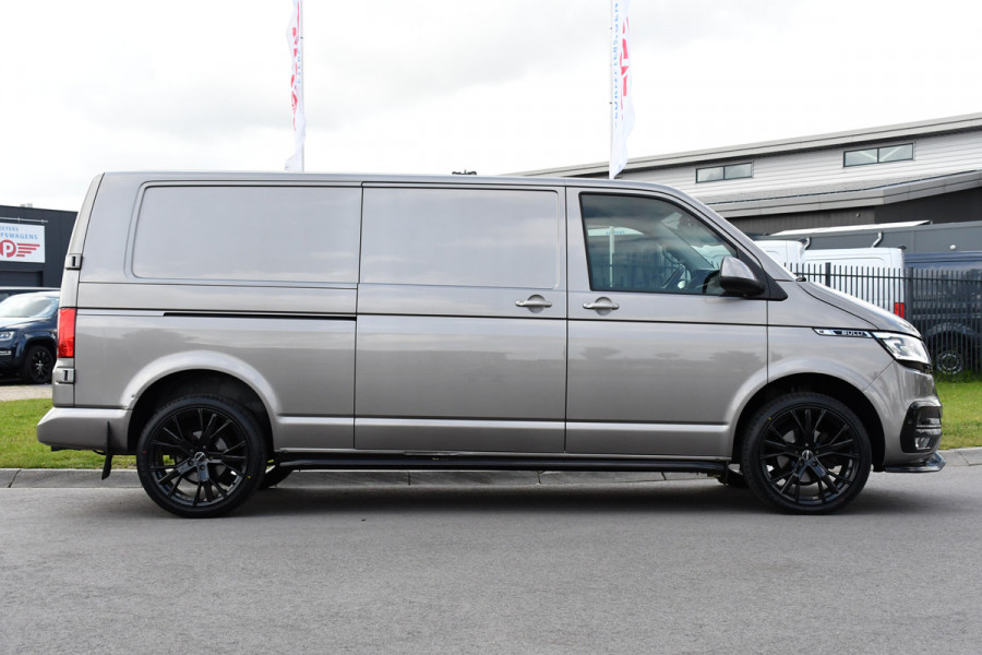 Volkswagen Transporter 2.0 TDI L2H1 Bulli Adaptieve Cruise, Virtual, Carplay, LED, Trekhaak, Leder, Stoelverwarming, 150PK Uniek!