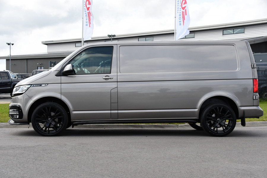 Volkswagen Transporter 2.0 TDI L2H1 Bulli Adaptieve Cruise, Virtual, Carplay, LED, Trekhaak, Leder, Stoelverwarming, 150PK Uniek!