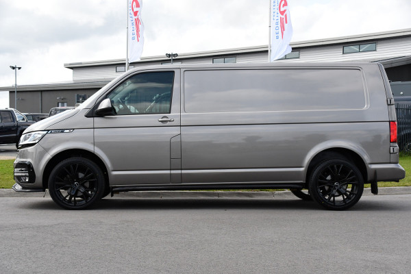 Volkswagen Transporter 2.0 TDI L2H1 Bulli Adaptieve Cruise, Virtual, Carplay, LED, Trekhaak, Leder, Stoelverwarming, 150PK Uniek!