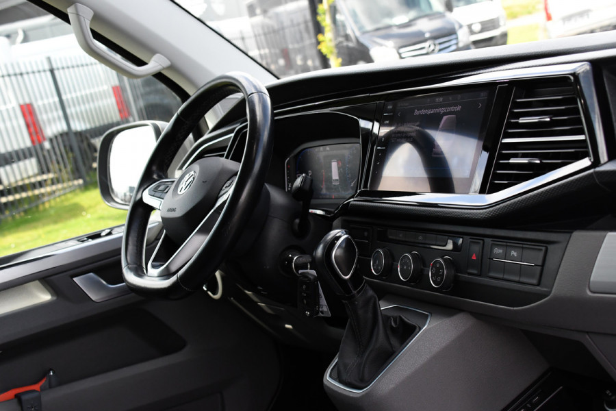 Volkswagen Transporter 2.0 TDI L2H1 Bulli Adaptieve Cruise, Virtual, Carplay, LED, Trekhaak, Leder, Stoelverwarming, 150PK Uniek!