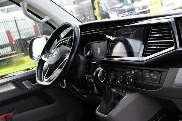 Volkswagen Transporter 2.0 TDI L2H1 Bulli Adaptieve Cruise, Virtual, Carplay, LED, Trekhaak, Leder, Stoelverwarming, 150PK Uniek!