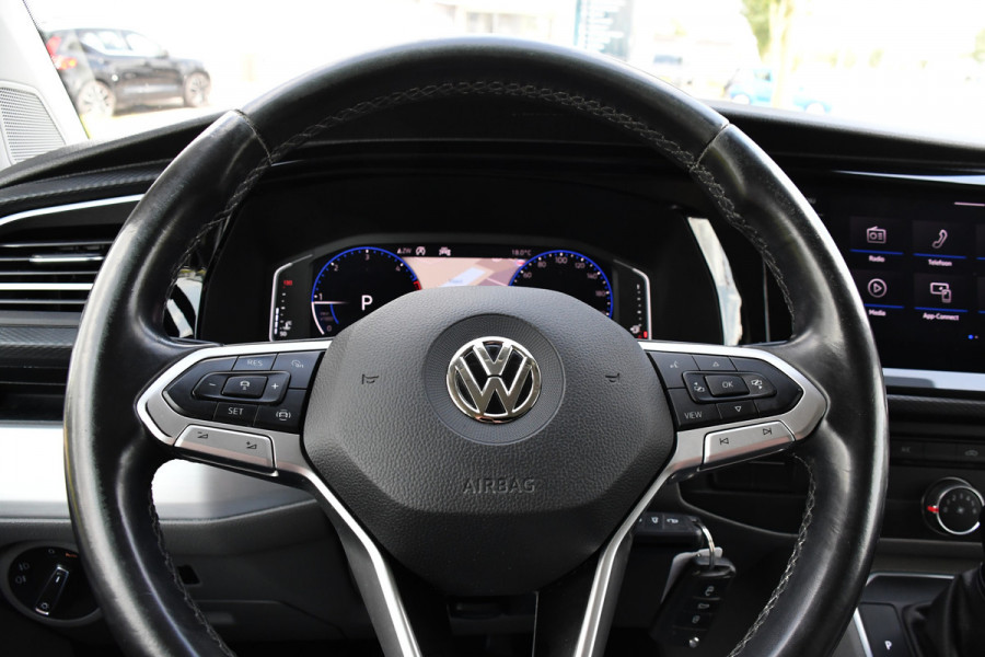 Volkswagen Transporter 2.0 TDI L2H1 Bulli Adaptieve Cruise, Virtual, Carplay, LED, Trekhaak, Leder, Stoelverwarming, 150PK Uniek!