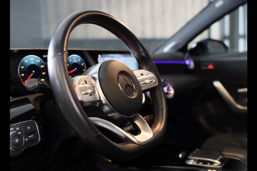 Mercedes-Benz A-Klasse 200 AMG 45 Look / Aut / 163 Pk / Navi / Camera / Cruise Control / F1 Flippers / Open Panoramadak / Led / 19