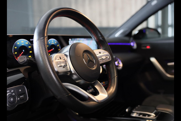 Mercedes-Benz A-Klasse 200 AMG 45 Look / Aut / 163 Pk / Navi / Camera / Cruise Control / F1 Flippers / Open Panoramadak / Led / 19