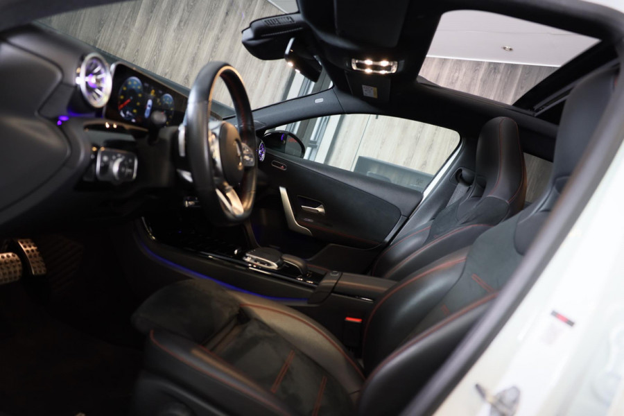 Mercedes-Benz A-Klasse 200 AMG 45 Look / Aut / 163 Pk / Navi / Camera / Cruise Control / F1 Flippers / Open Panoramadak / Led / 19