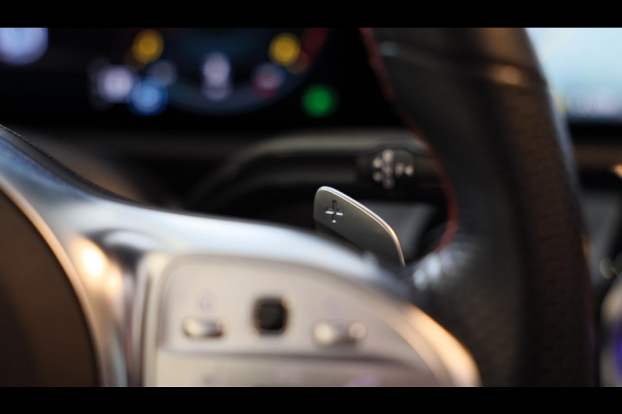 Mercedes-Benz A-Klasse 200 AMG 45 Look / Aut / 163 Pk / Navi / Camera / Cruise Control / F1 Flippers / Open Panoramadak / Led / 19