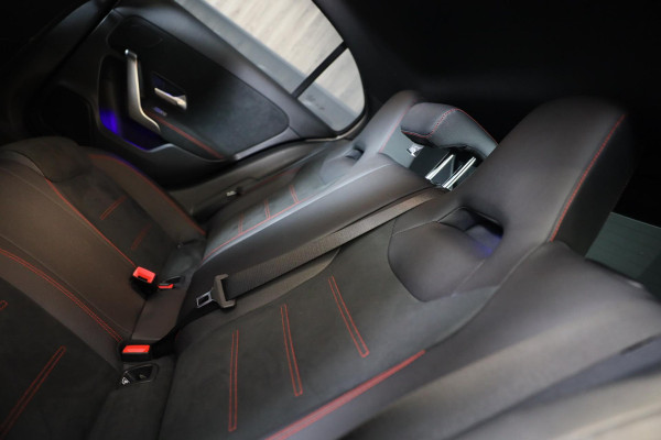 Mercedes-Benz A-Klasse 200 AMG 45 Look / Aut / 163 Pk / Navi / Camera / Cruise Control / F1 Flippers / Open Panoramadak / Led / 19