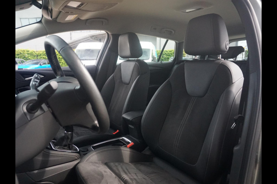 Opel Astra Sports Tourer 1.2 Ultimate