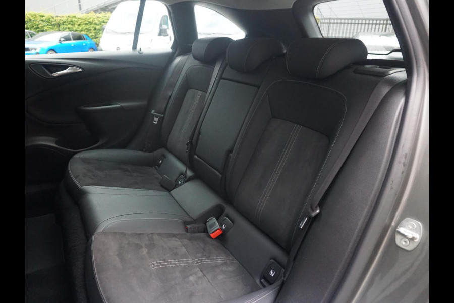 Opel Astra Sports Tourer 1.2 Ultimate