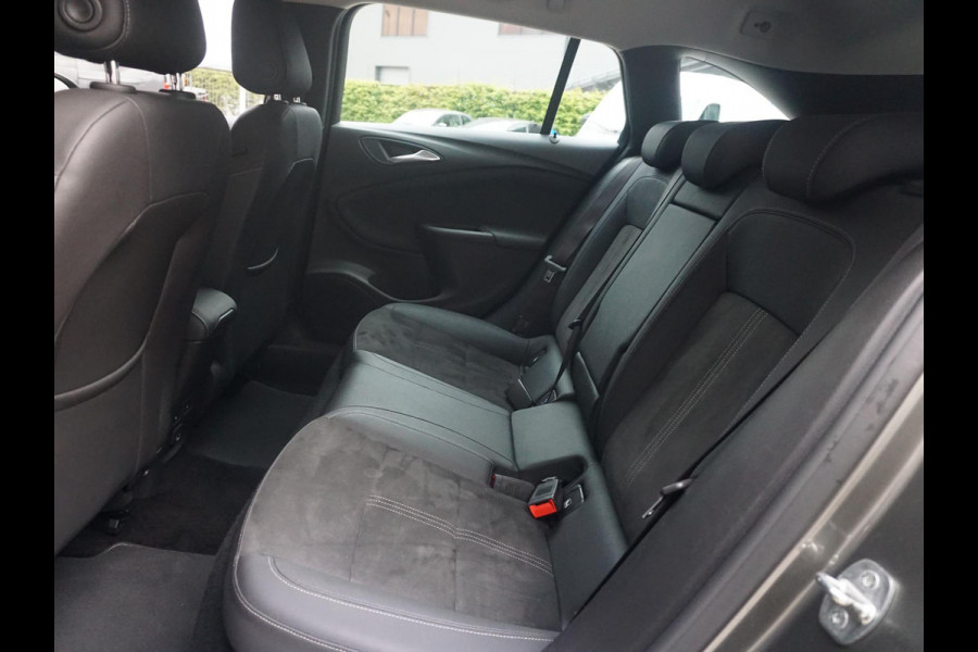 Opel Astra Sports Tourer 1.2 Ultimate