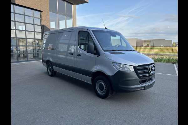 Mercedes-Benz Sprinter 315 CDI L2 H1 RWD / Trekhaak / MBUX / Camera / Carplay navigatie / Airco / 270 Graden achterdeuren