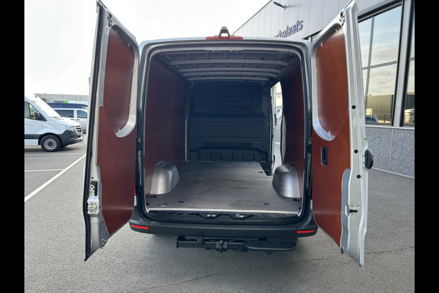 Mercedes-Benz Sprinter 315 CDI L2 H1 RWD / Trekhaak / MBUX / Camera / Carplay navigatie / Airco / 270 Graden achterdeuren