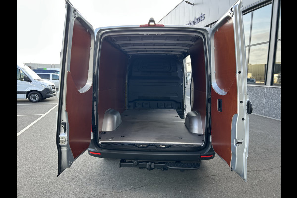 Mercedes-Benz Sprinter 315 CDI L2 H1 RWD / Trekhaak / MBUX / Camera / Carplay navigatie / Airco / 270 Graden achterdeuren