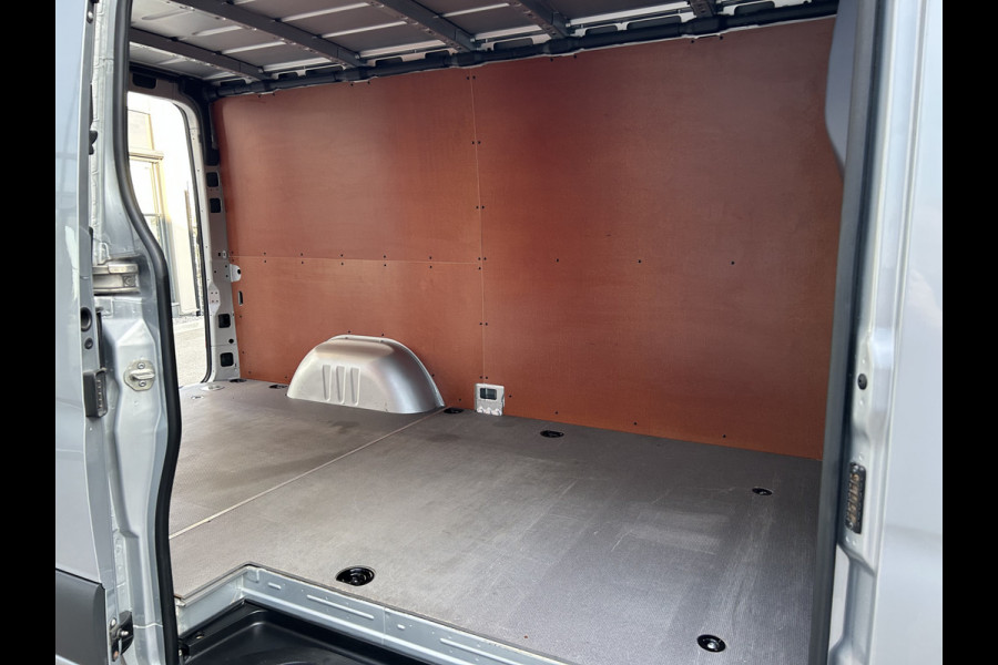 Mercedes-Benz Sprinter 315 CDI L2 H1 RWD / Trekhaak / MBUX / Camera / Carplay navigatie / Airco / 270 Graden achterdeuren