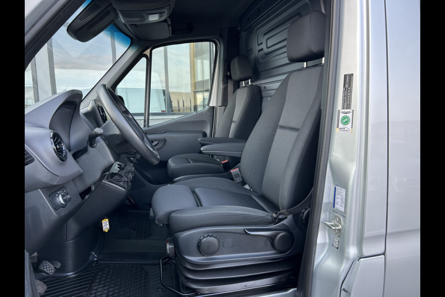 Mercedes-Benz Sprinter 315 CDI L2 H1 RWD / Trekhaak / MBUX / Camera / Carplay navigatie / Airco / 270 Graden achterdeuren