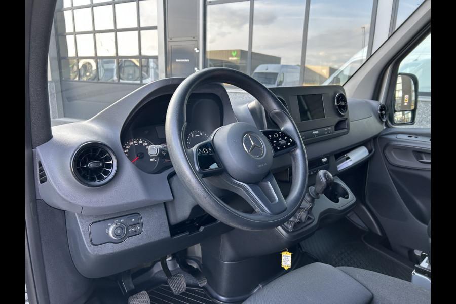 Mercedes-Benz Sprinter 315 CDI L2 H1 RWD / Trekhaak / MBUX / Camera / Carplay navigatie / Airco / 270 Graden achterdeuren
