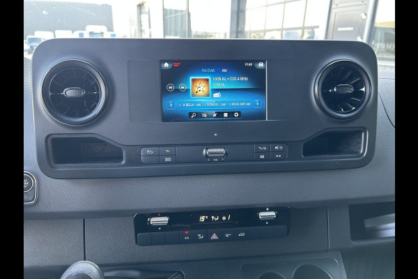 Mercedes-Benz Sprinter 315 CDI L2 H1 RWD / Trekhaak / MBUX / Camera / Carplay navigatie / Airco / 270 Graden achterdeuren