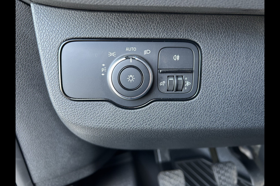 Mercedes-Benz Sprinter 315 CDI L2 H1 RWD / Trekhaak / MBUX / Camera / Carplay navigatie / Airco / 270 Graden achterdeuren