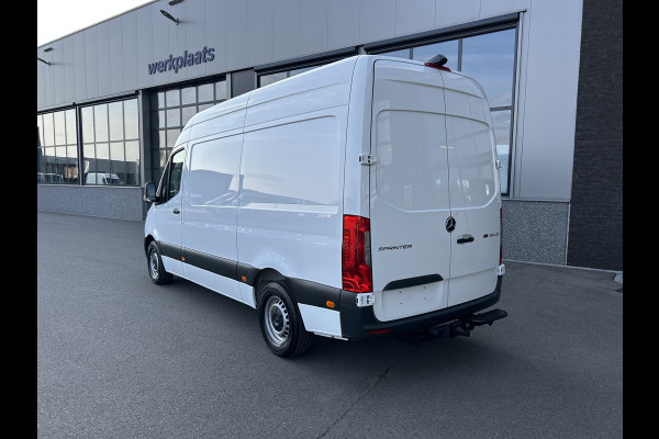 Mercedes-Benz Sprinter 319 CDI L2 H2 3.0 V6 / 3500KG Trekhaak / 360 Camera / MBUX / Navigatie / Cruise control / Airco / 270 Graden achterdeuren