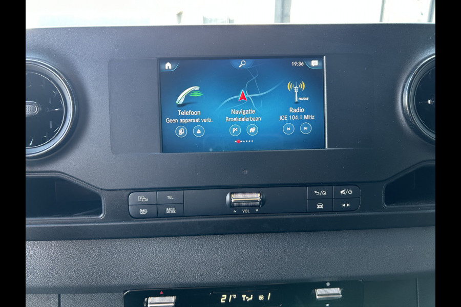 Mercedes-Benz Sprinter 319 CDI L2 H2 3.0 V6 / 3500KG Trekhaak / 360 Camera / MBUX / Navigatie / Cruise control / Airco / 270 Graden achterdeuren